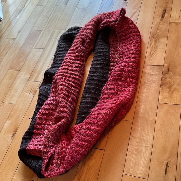Free People Infinity Scarf - Picture 5 of 5